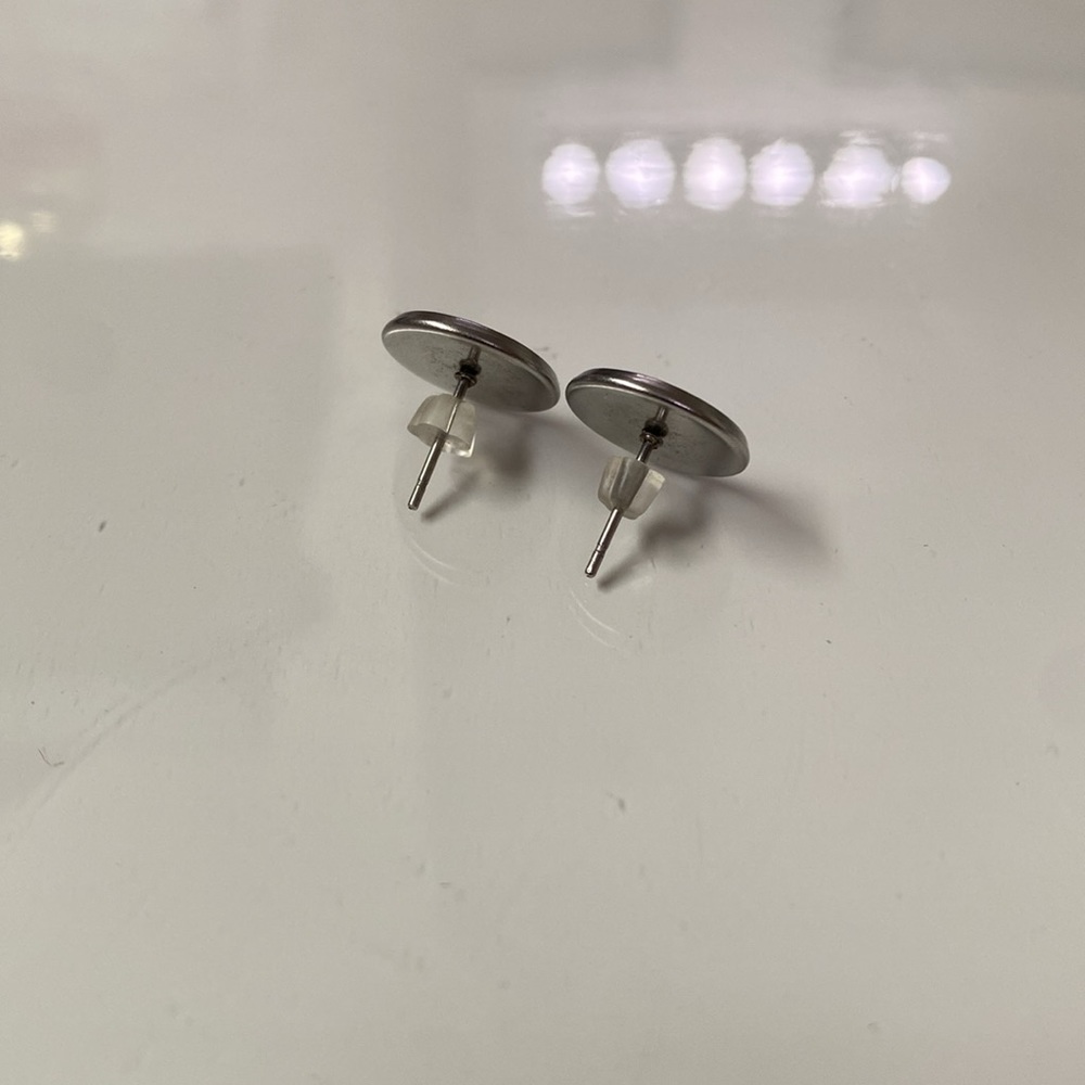 Earring stud set - Picture 2 of 2